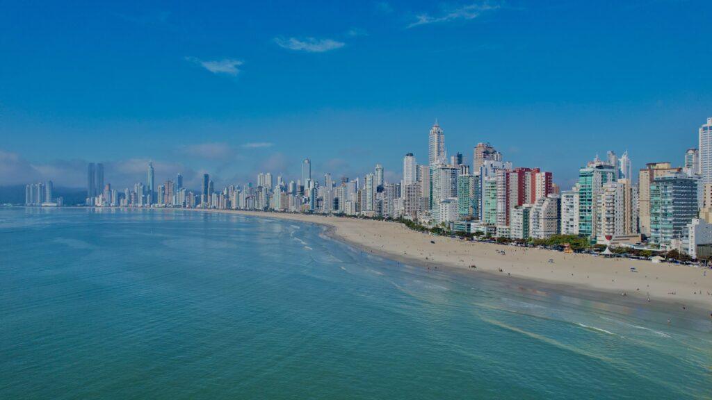 https://bc.bembrasilimoveis.com.br/imoveis-no-centro-de-balneario-camboriu/